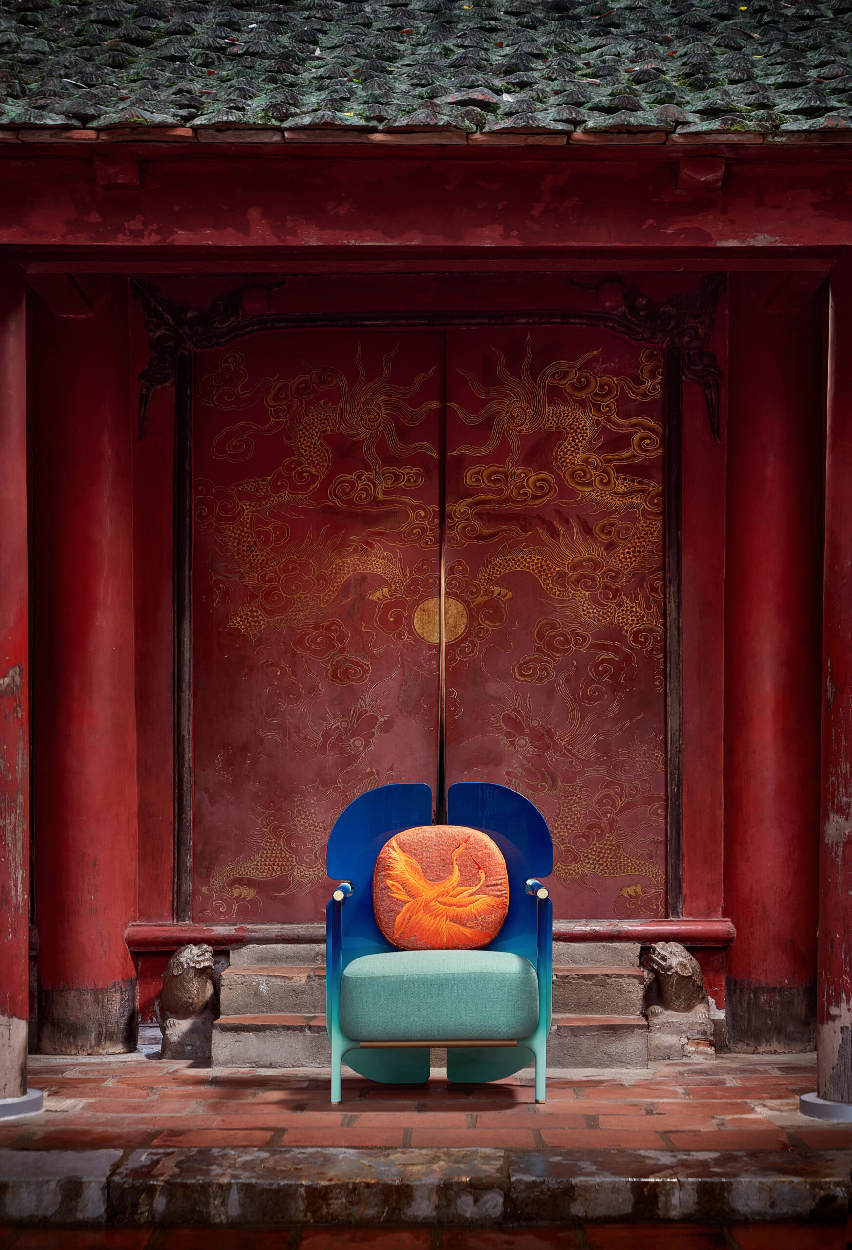 Ghế Queen Chair thuộc bộ sản phẩm “ The Legacy”