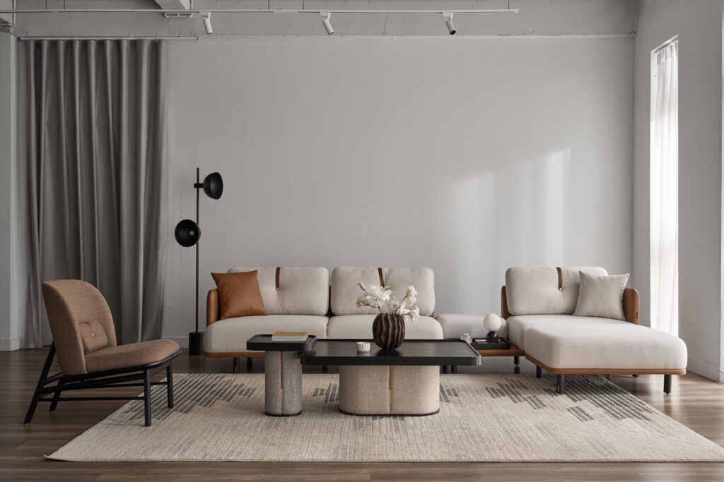 Tại NORDIC, các sản phẩm như bàn trà, kệ TV, tủ sách, nightstand đều được thiết kế theo nguyên lý công thái học: chiều cao vừa tầm, góc bo an toàn, khoảng cách di chuyển hợp lý.