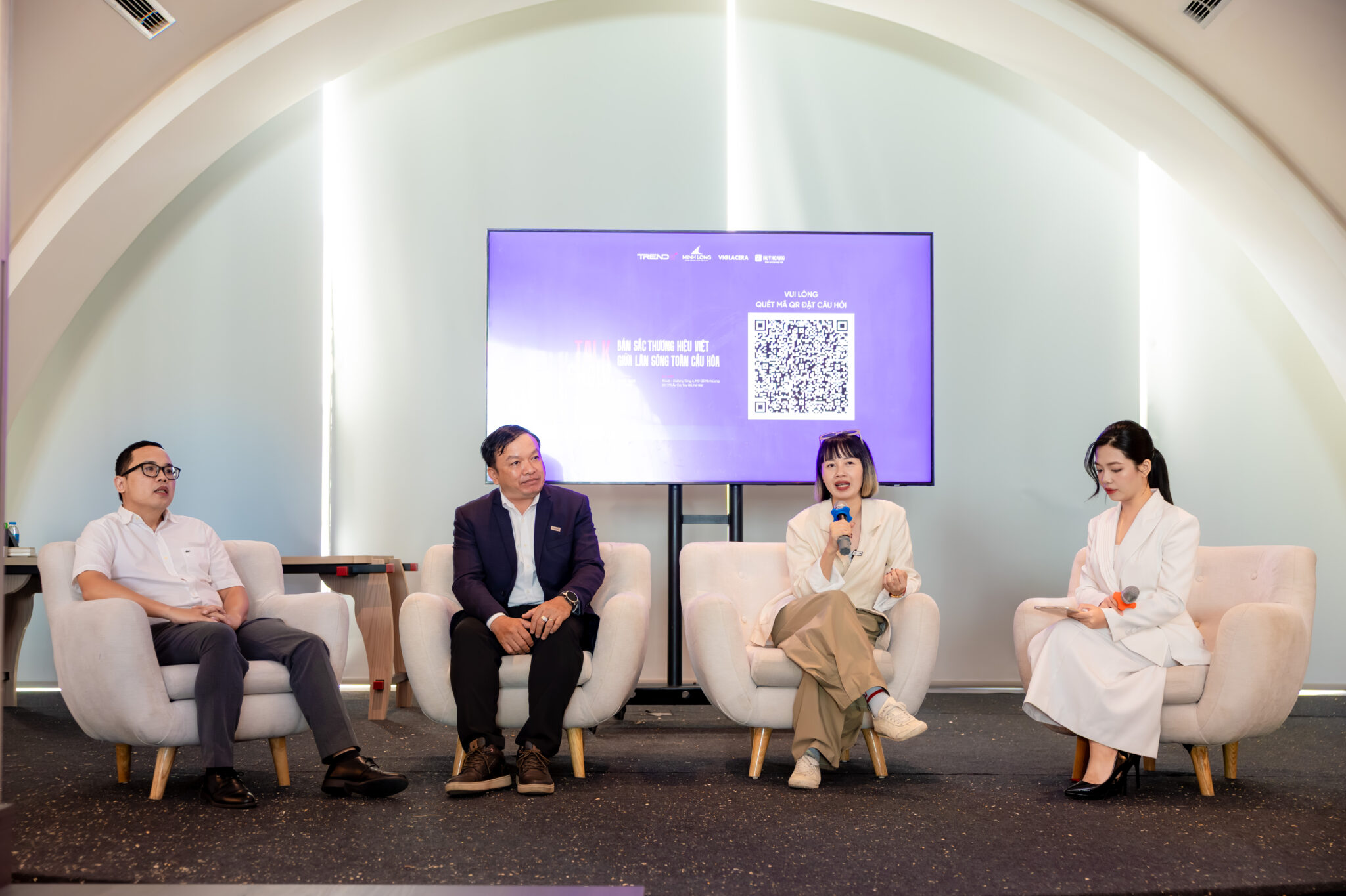 NTK Nguyễn Phương Chi tại talkshow “Bản sắc thương hiệu Việt giữa làn sóng toàn cầu hóa” – lan tỏa tinh thần Việt trong sáng tạo hiện đại