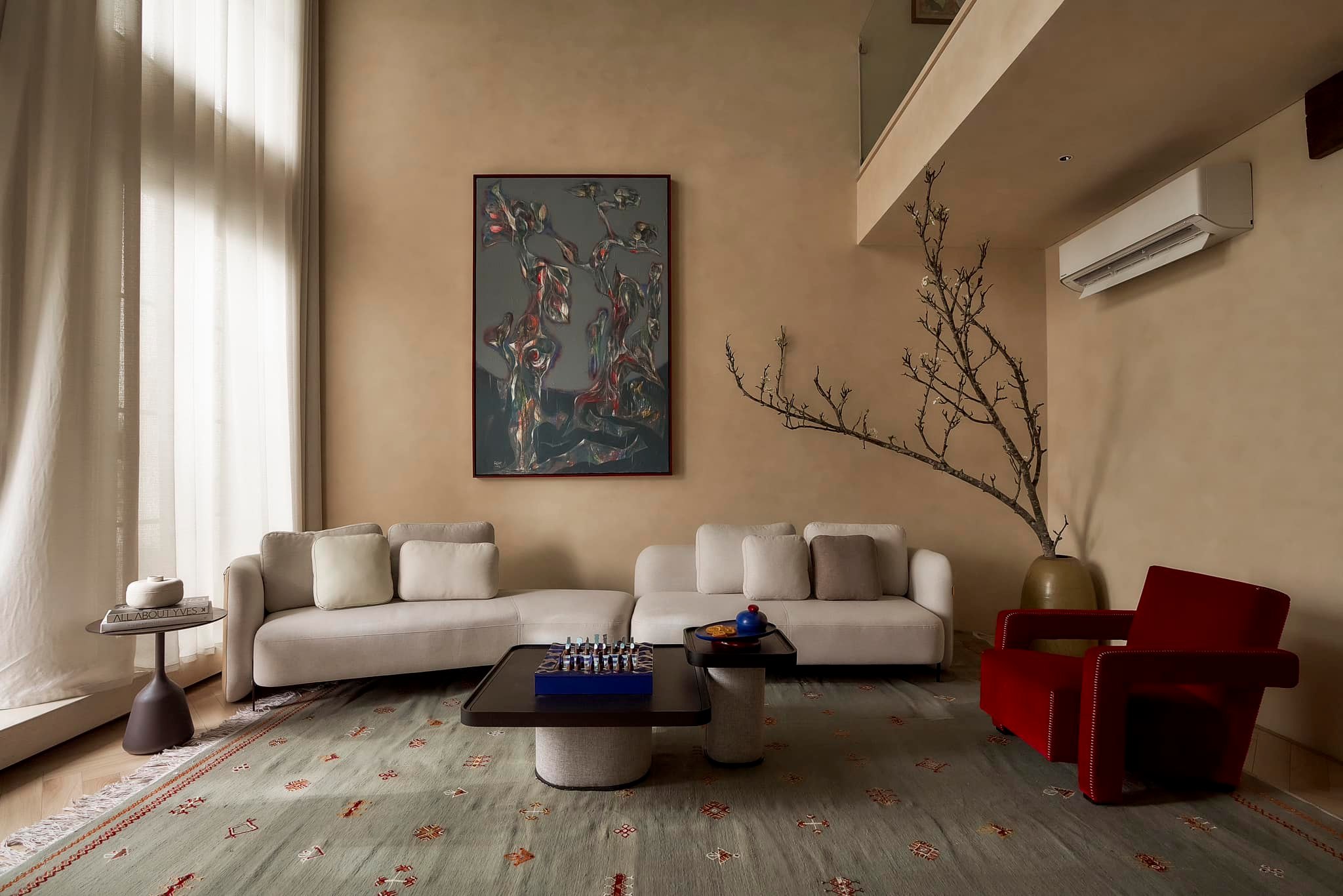Bí quyết phối sofa màu be, ghi, xám để 5 năm vẫn không lỗi thời