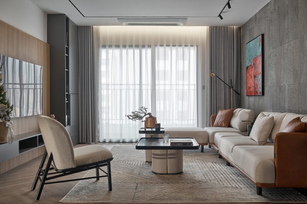 Sofa chữ L tạo khu vực sinh hoạt chung rộng rãi, đáp ứng nhu cầu thư giãn và quây quần của gia đình.
